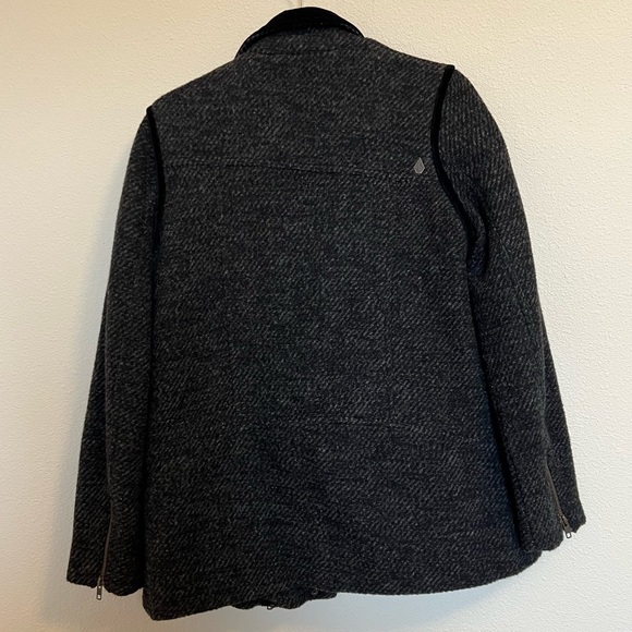 Volcom Grey & Black Tweed Car Coat with Red Lining - Size M (EUC) - Picture 8 of 11